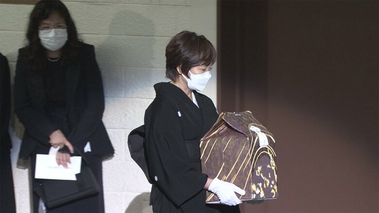国葬が終わり、遺骨は、日本武道館を後にした