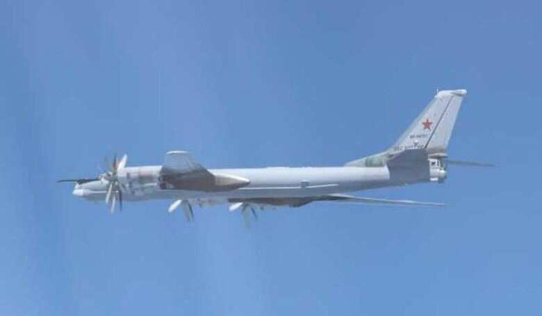 提供：防衛省　ロシア軍Tu-95爆撃機（2022年5月）