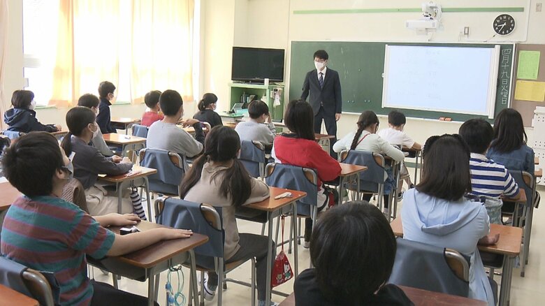 学テと合わせて、「ゲーム時間」と「正答率」についても調査が行われた（4月19日 都内の小学校）