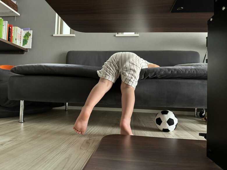 この体勢で爆睡（提供：エディさん）