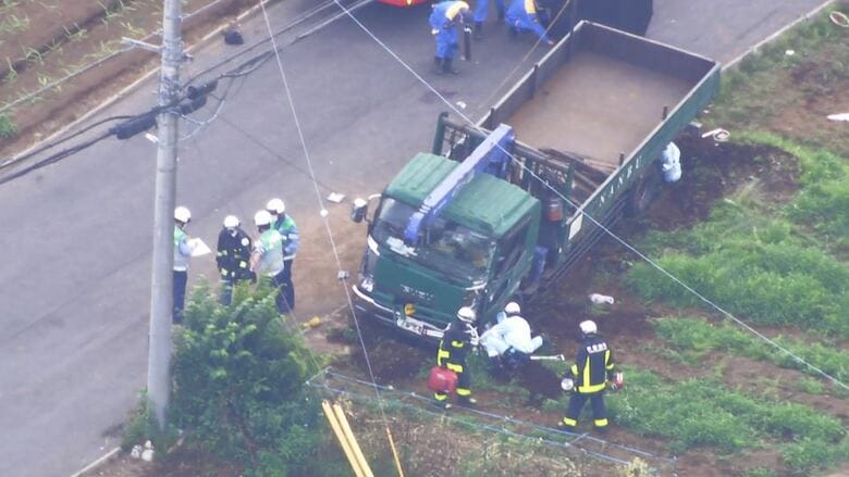 大型トラックが小学生の列に突っこむ事故　2人死亡、3人大けが（千葉県八街市　2021年）