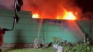 “誰もいない”現場から大量の炎と煙　スクラップ置き場で火災　鉄くずや家電製品など燃える　愛知・津島市