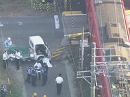 運転士「踏切内で車に乗り込もうとする姿が…」列車が軽トラと衝突 運転の79歳男性が死亡 立ち往生か