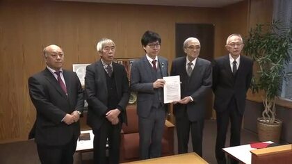 「生きた証として名前だけでも」　市民団体が秋田市に要請書提出　土崎空襲の犠牲者調査への協力求める