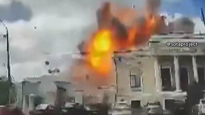 着弾の瞬間がカメラに…ロシア南部の住宅街にミサイル　ウクライナでは高層ビルに攻撃