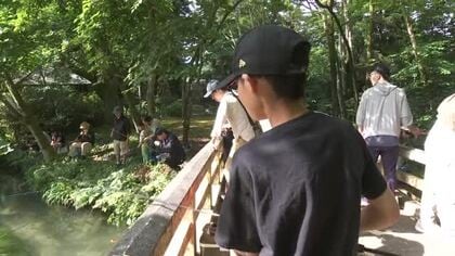 ニジマス釣りあげ歓声  滑川市で恒例のニジマス釣り大会 150人が参加し釣った魚の重さを競う