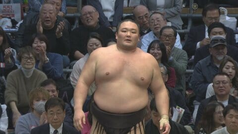 朝乃山、逆転のすくい投げで玉鷲に勝利　土俵際に追い込まれるも踏みとどまり5勝目【大相撲春場所 9日目結果】