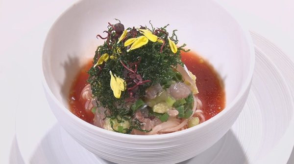 そうめんアレンジが進化 ミシュラン二つ星シェフ考案 アジのたたきと焼きナスのトマトそうめん にsnsで話題のレシピを大公開