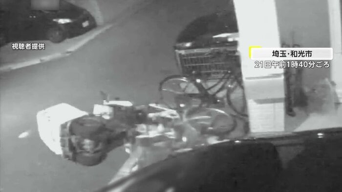 倒れたバイクと自転車