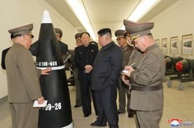 画面左は"超大型放射砲"の前端部。核弾頭の装着はこの部分と推定される。(労働新聞・2023年3月28日)