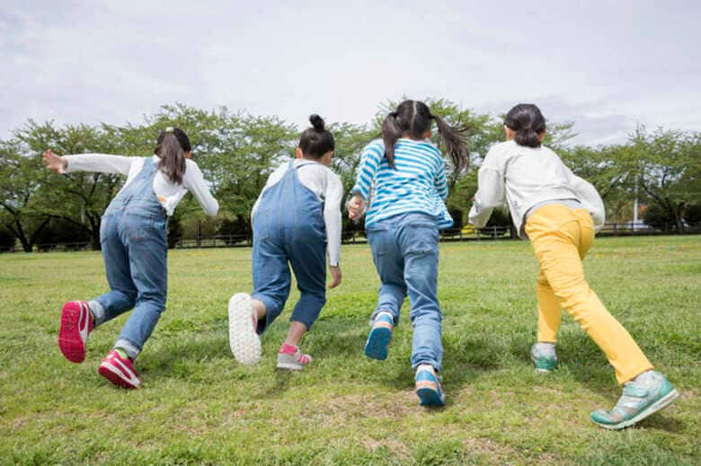 「休校中の子どもも公園で遊んでいい」文科省が新型コロナ対策の見解を更新…その理由を聞いた｜FNNプライムオンライン