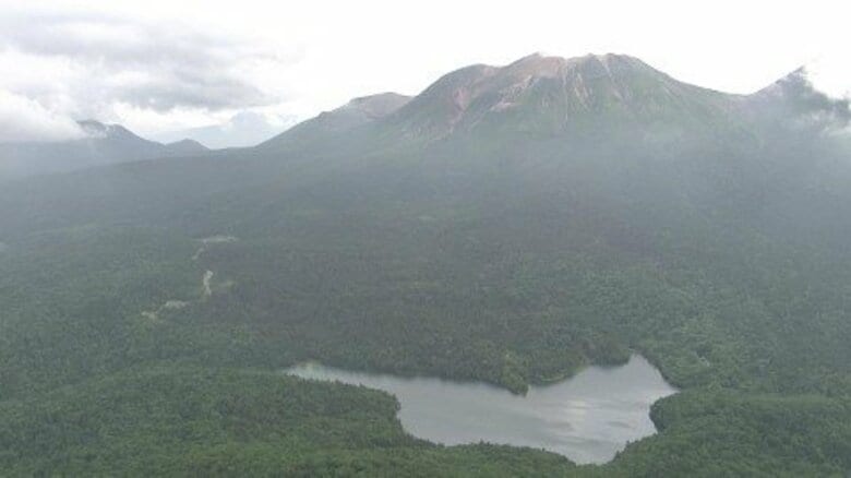 【火山情報】雌阿寒岳で火山性微動が発生…噴気と地震が増加　気象台が注意呼びかけ｜FNNプライムオンライン