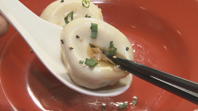 自称“日本一のスープの多さ”…肉汁があふれ出す「焼き小籠包」の店 破れにくい皮は点心のプロお手製｜FNNプライムオンライン