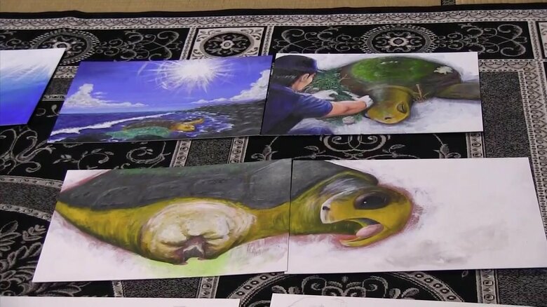 片足を失ったアカウミガメ「リブ」の記録をつづった絵本の製作現場