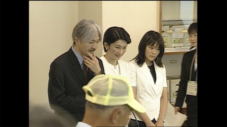 高校総文祭を視察される秋篠宮さまと眞子さん(2007年)