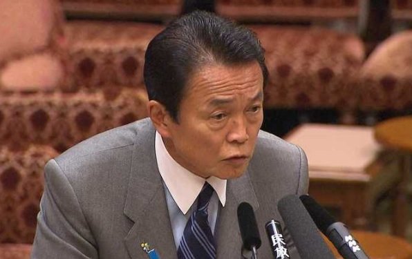 2008年　参院外交防衛委員会で答弁する麻生首相（当時）