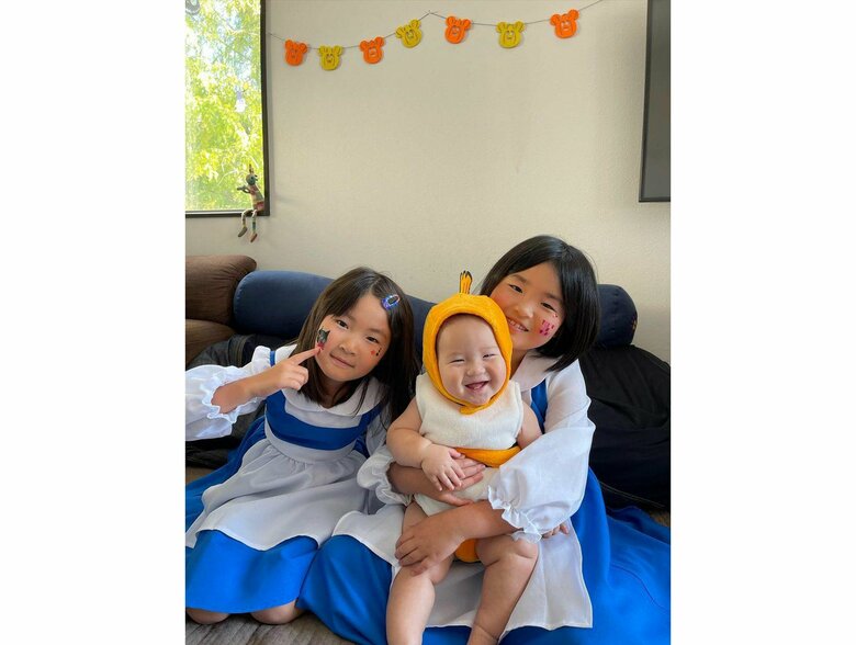 左：次女・らんこさん（6歳）　中央：たくみくん　右：長女・りんこさん（提供：Ayanoさん）