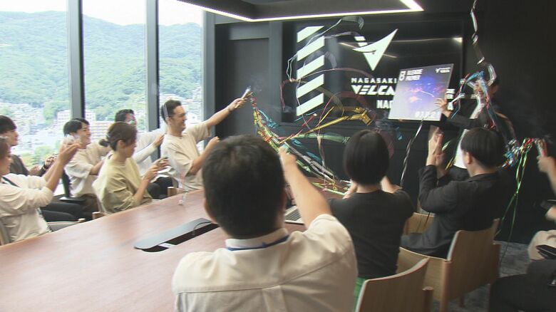 「長崎ヴェルカ」と発表されると歓喜に包まれた