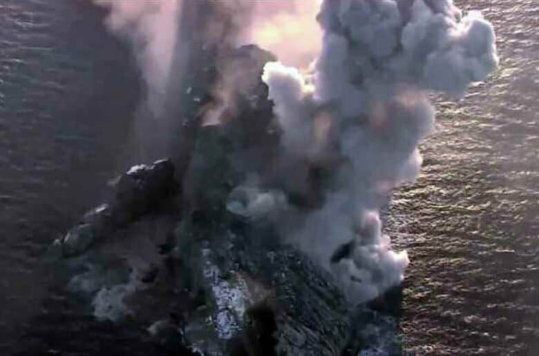 「超大型放射砲」試験発射の記事(労働新聞・1月1日付け)に添付された弾着と見られる画像③。