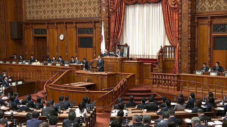 ガソリン暫定税率廃止法が成立した参院本会議（11月28日午前）