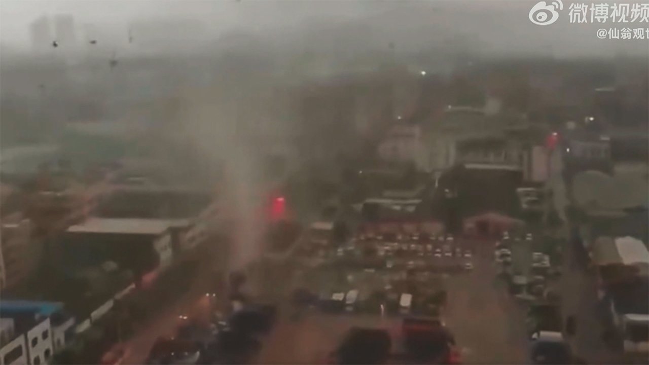 中国南部で 竜巻 突風被害 1分間の突風で 車台損傷 Fnnプライムオンライン Goo ニュース 中国南部で 竜巻 突風被害 1分間の突風で 車台損傷 Fnnプライムオンライン Goo ニュース