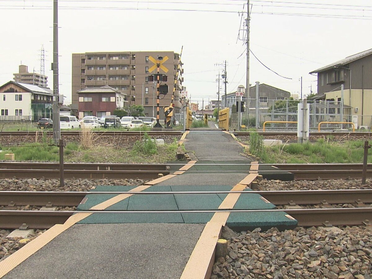 置き石の可能性…JR東海道線で走行中の電車が緊急停止 車両の下から異音 ...