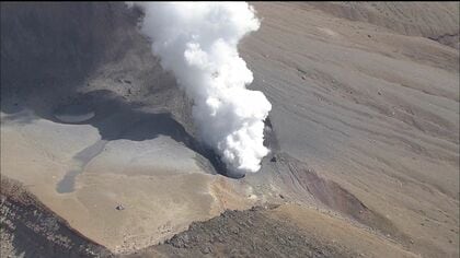 【警戒】北海道で2年ぶりの震度5弱＿その12時間後に雌阿寒岳が噴火！同じ日の地震と噴火に関連は？専門家「直接的な関係なし」も冬の防災対策の重要性を強調