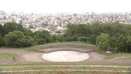 人気スポットで観光客が“クマ2頭”目撃―親子グマか 札幌市旭山記念公園で利用者は驚き「また出たのか」 園内調査も痕跡見つからず ヒグマ対策重点エリアで出没相次ぐ 北海道