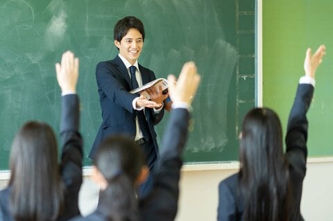OECD学習到達度調査で日本が3分野全てでトップ！　高校1年生の読解力や数学・科学と新設デジタル分野も1位【トップ10ランキング】