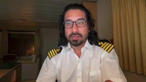 「先行きの見えない不安や無力感」ホルムズで足止めの船長が窮状を語る　船員は24時間警戒体制