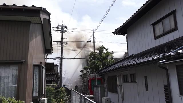 高岡市で住宅火災