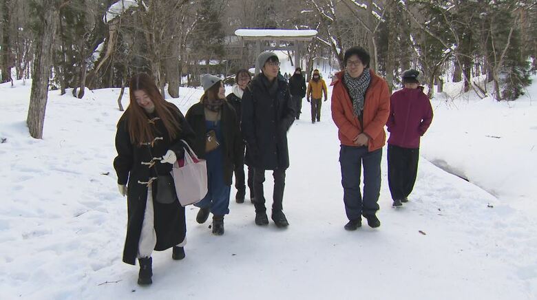 「テンション上がる」沖縄の若者が初めての雪に感動　長野市戸隠を訪れ「そば打ち」も体験　互いの歴史・文化を学ぶ｜FNNプライムオンライン
