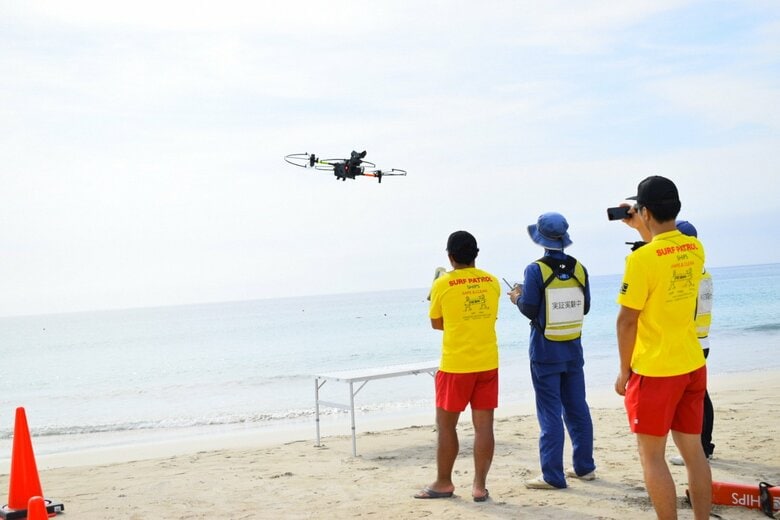 遊泳客の様子がよく見えた？ドローンで海水浴場の安全を監視…実証実験で気付いた課題を静岡・下田市に聞いた｜FNNプライムオンライン