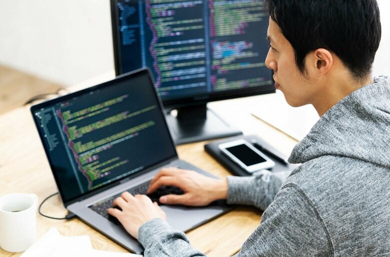 セキュリティを担う「システム担当者」に年収5000万円も　三井住友銀行が“年功序列”廃止へ…求められる人材と制度改革の背景を専門家が解説｜FNNプライムオンライン