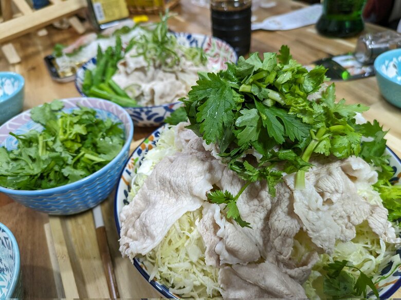 パクチーも山盛りに…