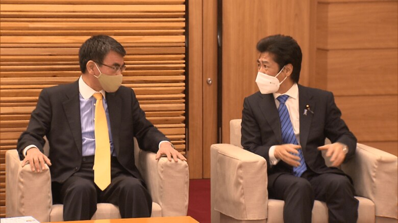 田村氏と河野太郎前ワクチン担当相。