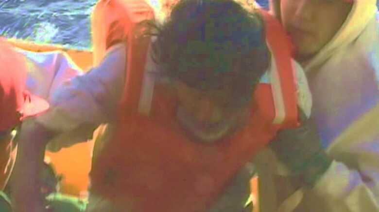 2001年8月26日　救助される武智繁三さん