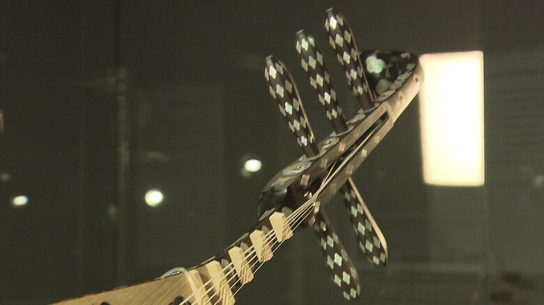 螺鈿紫檀五絃琵琶