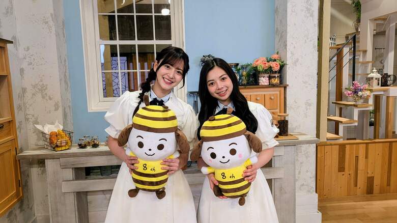 乃木坂46の金川紗耶さん（左）と長嶋凛桜さん（右）