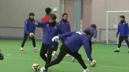 いわてグルージャ盛岡　新チーム始動　Ｊリーグ復帰目指し　岩手県