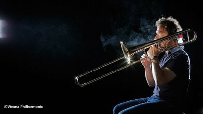 コロナ禍に“沈黙“した世界最高峰のオーケストラ。彼らは水面下で何をして、なぜ世界に先駆けて大規模イベントに出演できたのか