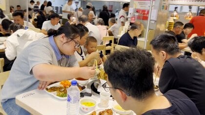 中国GDP4～6月プラス4.3％で成長減速 　格安460円食べ放題が人気　長引く不動産不況や消費冷え込み節約志向続く