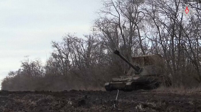 ロシア軍2S19 ムスタ-S 152mm自走榴弾砲。