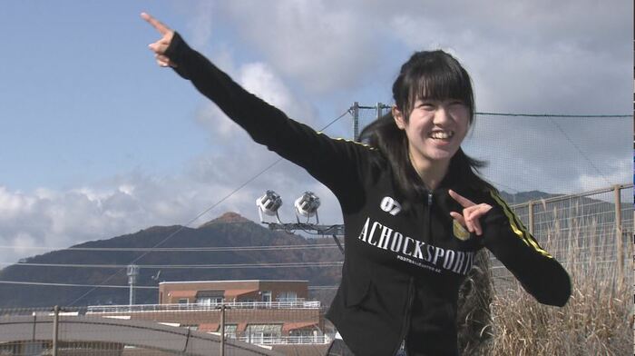 ダンスの練習をする西澤さん