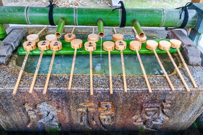 新型コロナウイルス感染拡大前の八坂神社・手水舎