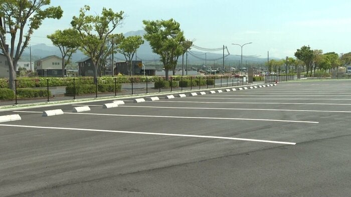 施設に整備された約60台分の大型トラック用駐車スペース