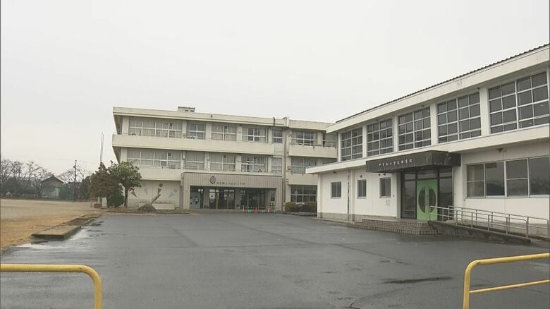 一体誰が何のために…小学校の花壇で花と花の間に『シカの頭』犯罪心理学の専門家が注目した“時期と場所”｜FNNプライムオンライン