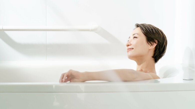 「暑熱順化」のやり方は？大人は入浴やサウナ、子供は外遊びで汗をかく練習を。暑さに慣れて熱中症を予防しよう｜FNNプライムオンライン