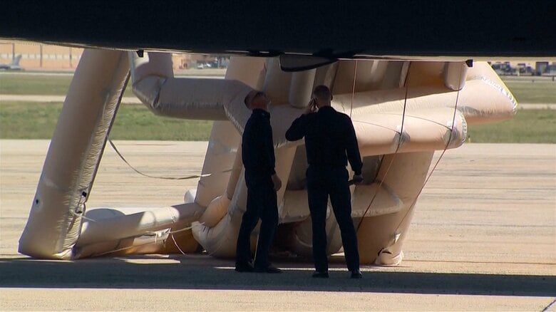 新しい大統領専用機で緊急脱出用スライドが誤作動 トランプ大統領の出発遅れる カタール寄贈の機体|FNNプライムオンライン