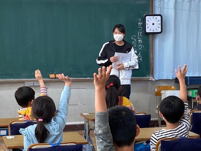 田中さんは自身もインターンとして授業支援を行う